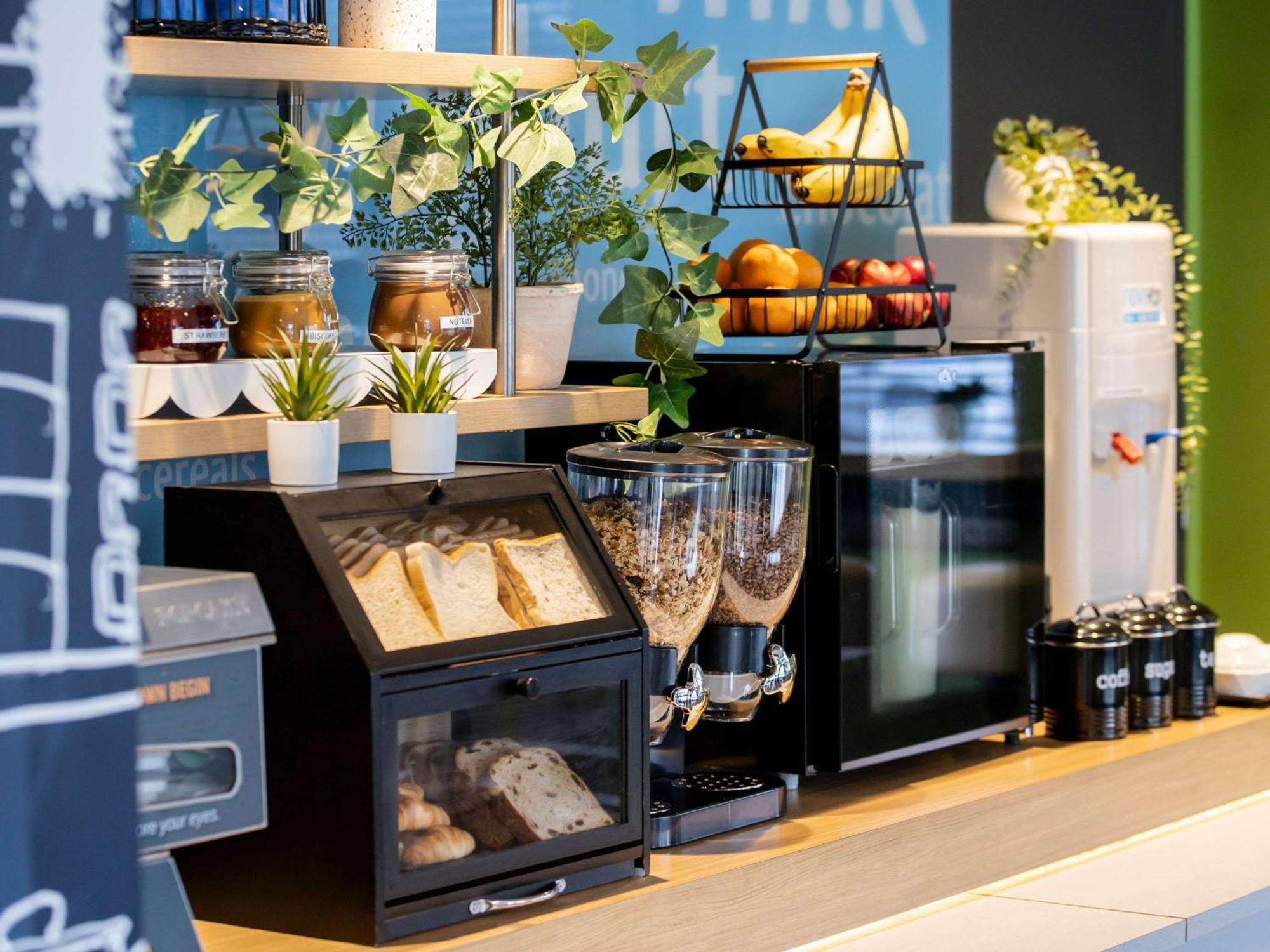 ibis Budget - Casula Liverpool Buitenkant foto