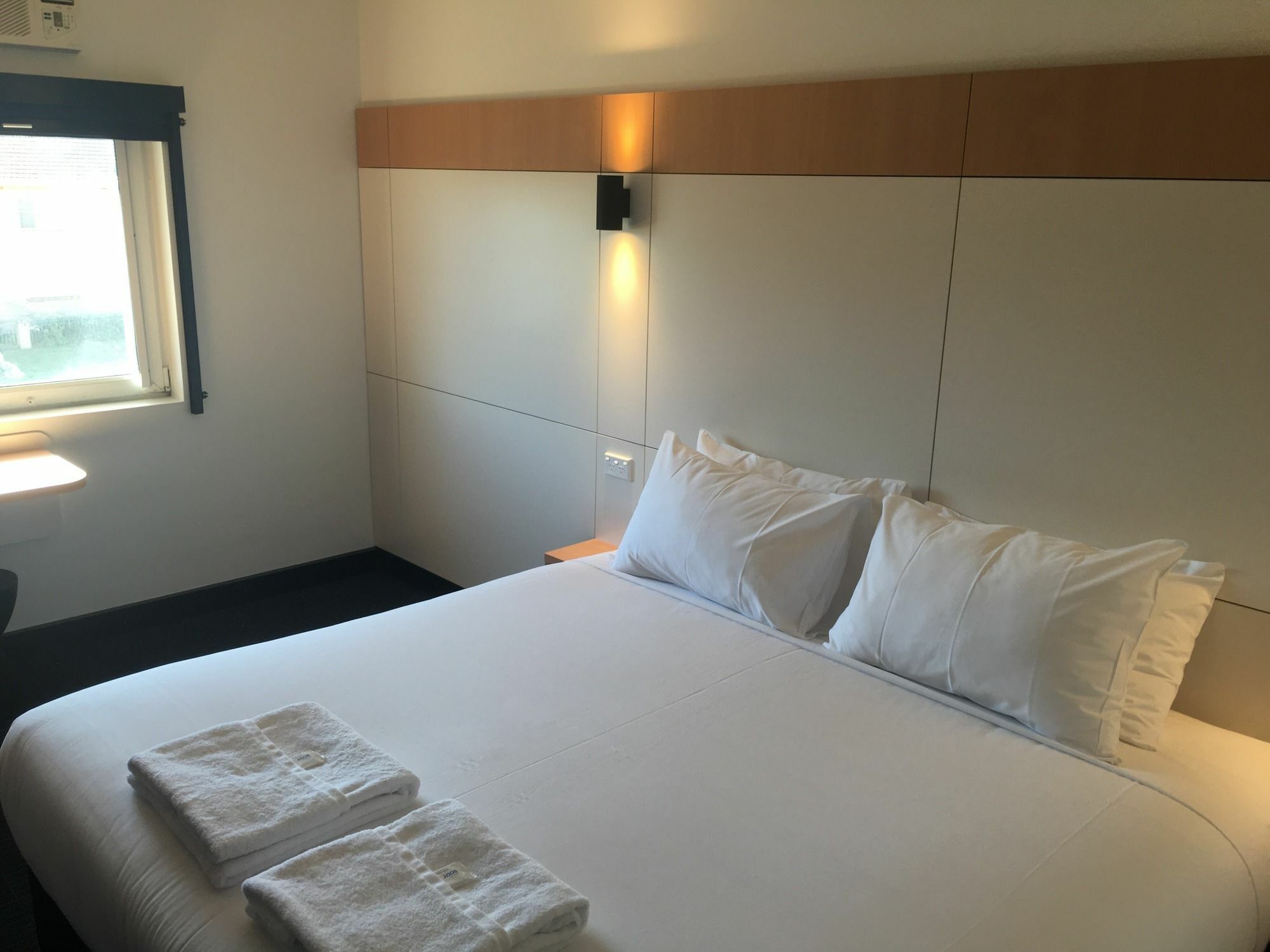 ibis Budget - Casula Liverpool Buitenkant foto