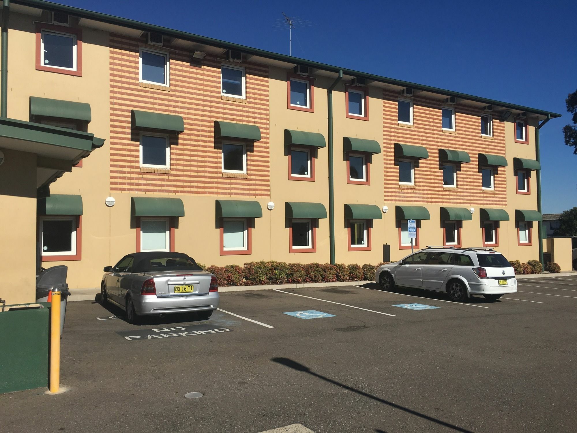 ibis Budget - Casula Liverpool Buitenkant foto